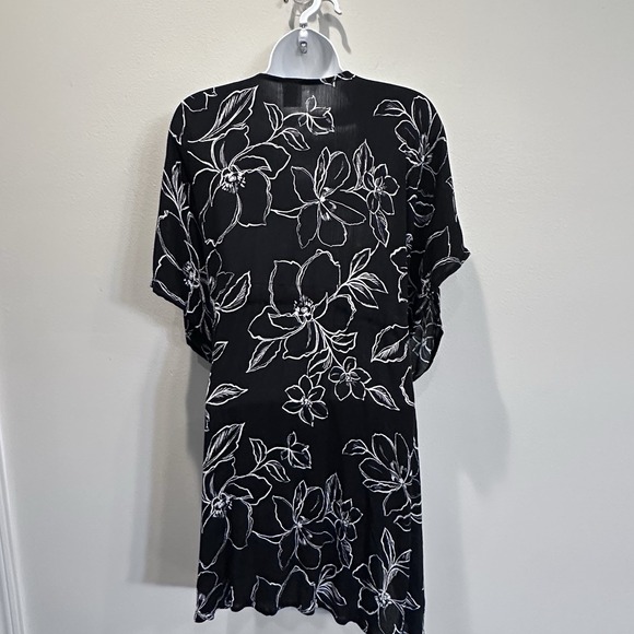 NWT Time and Tru Womens Sm-Md Black Soot Floral Printed Swim Cover-Up Resortwear - Picture 5 of 13